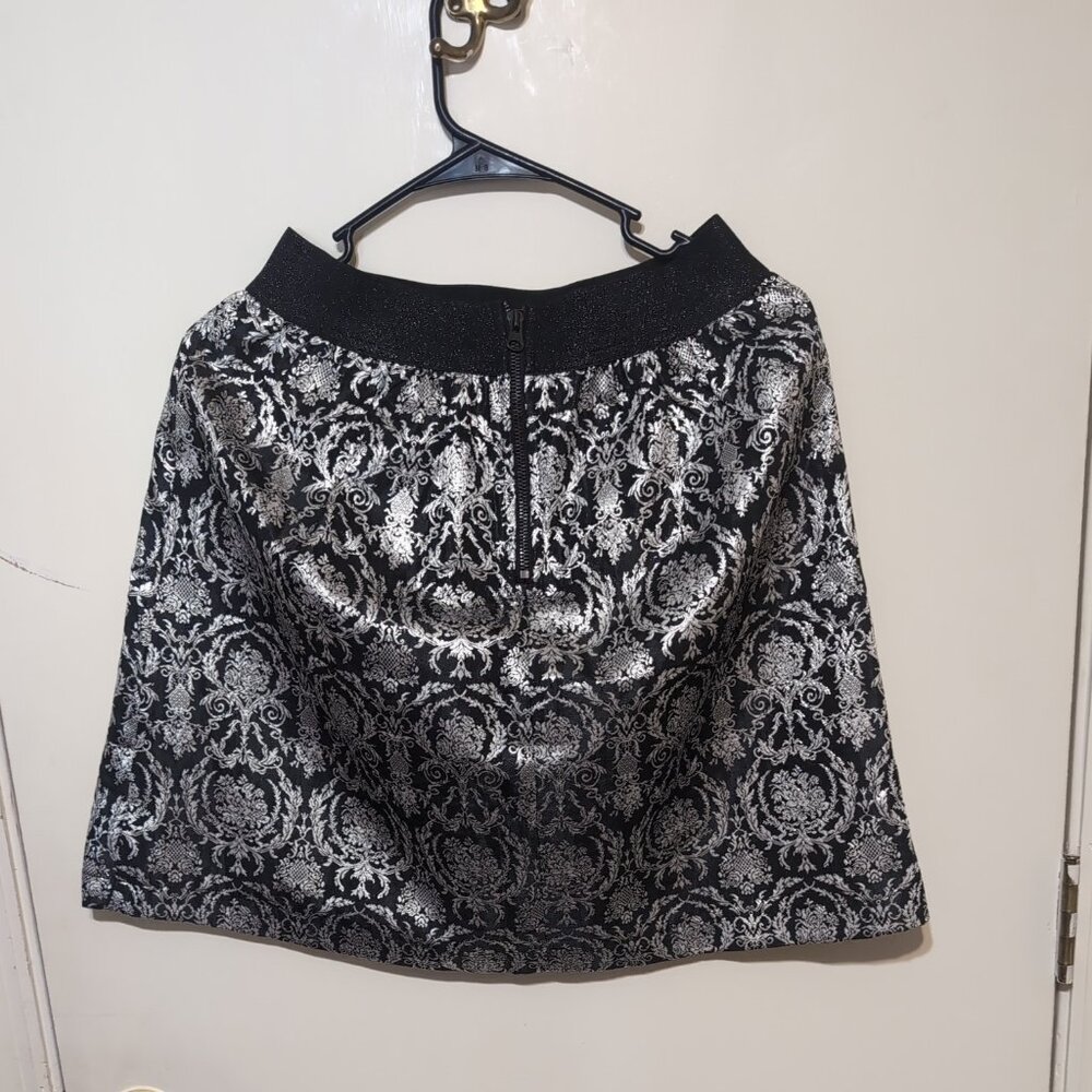 JADE Skirt - Picture 2 of 2